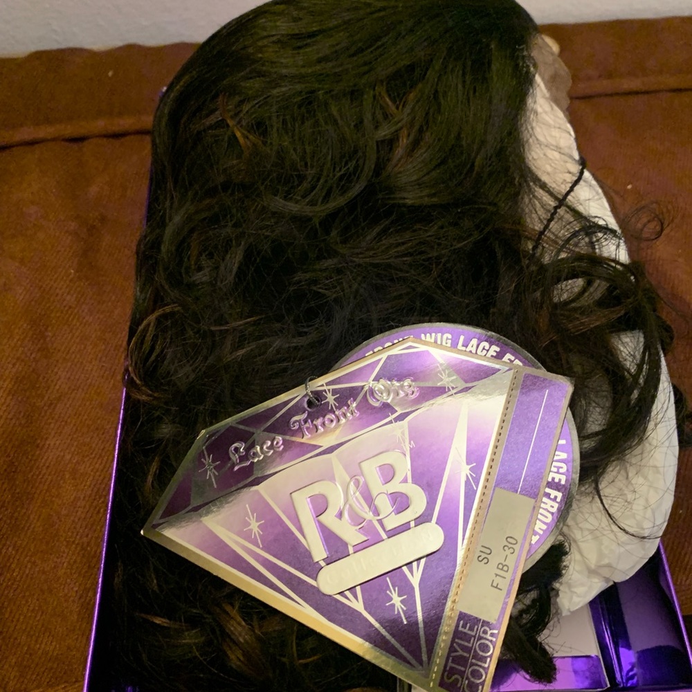 R&B Collection Lace Wig - Picture 4 of 7